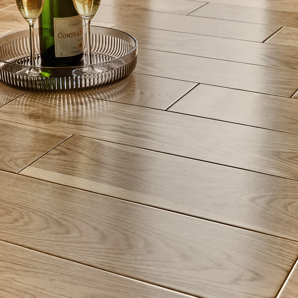 Garda 14mm Lacquered Engineered Wood Flooring - Natural French Oak - Image 3
