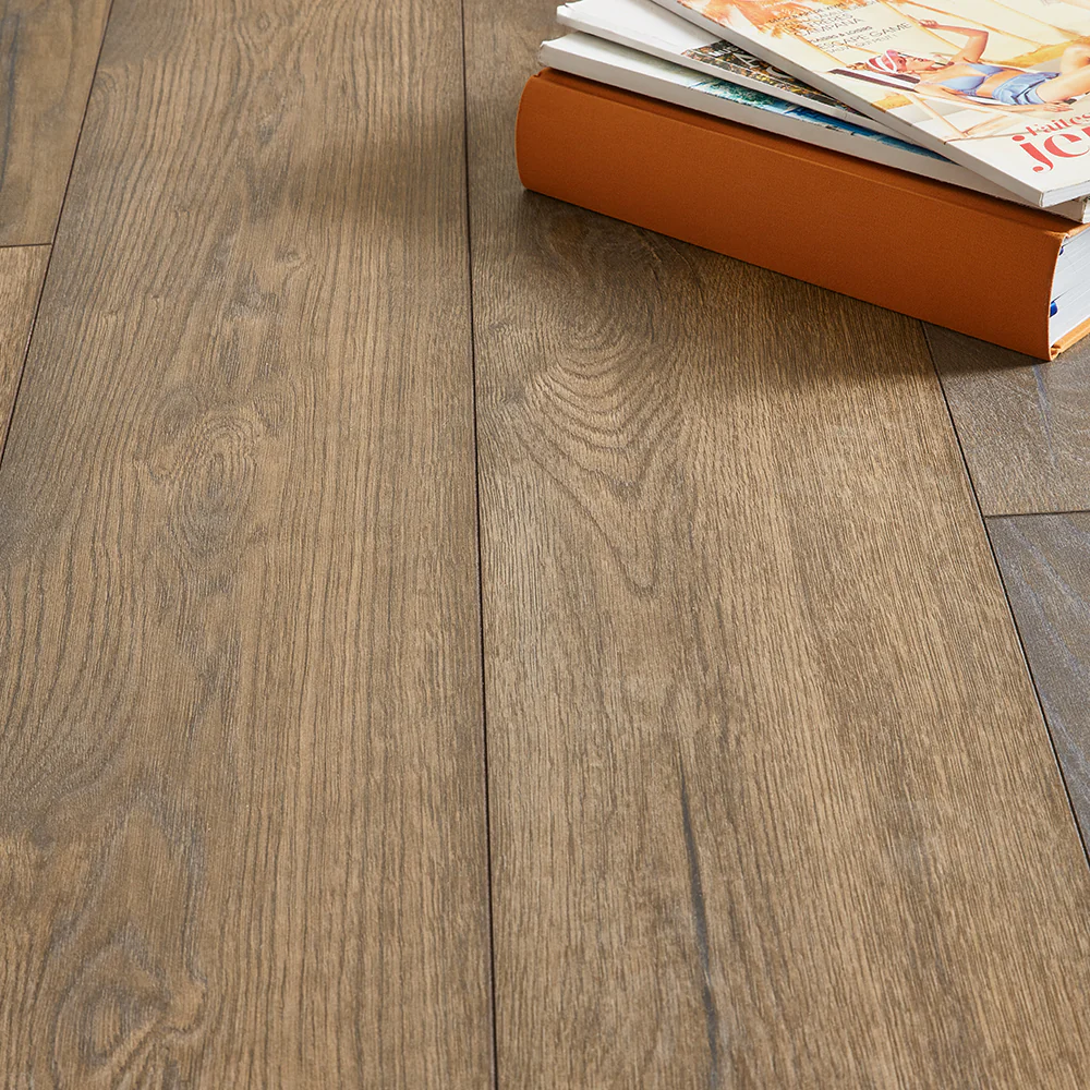 Kronotex Coniston 12mm Laminate Flooring - Dark Oak - Image 3