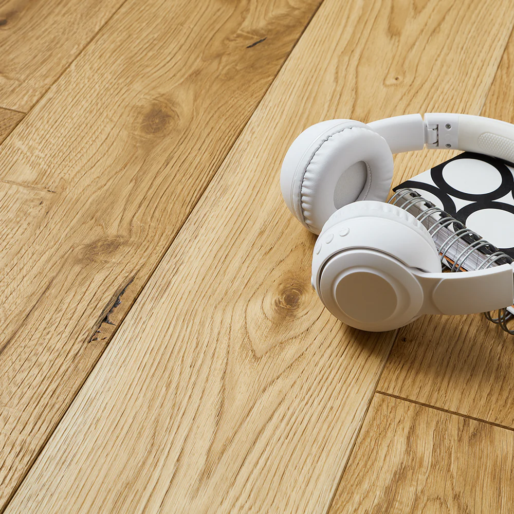 Garda 14mm Lacquered Engineered Wood Flooring -Natural French Oak - Image 3