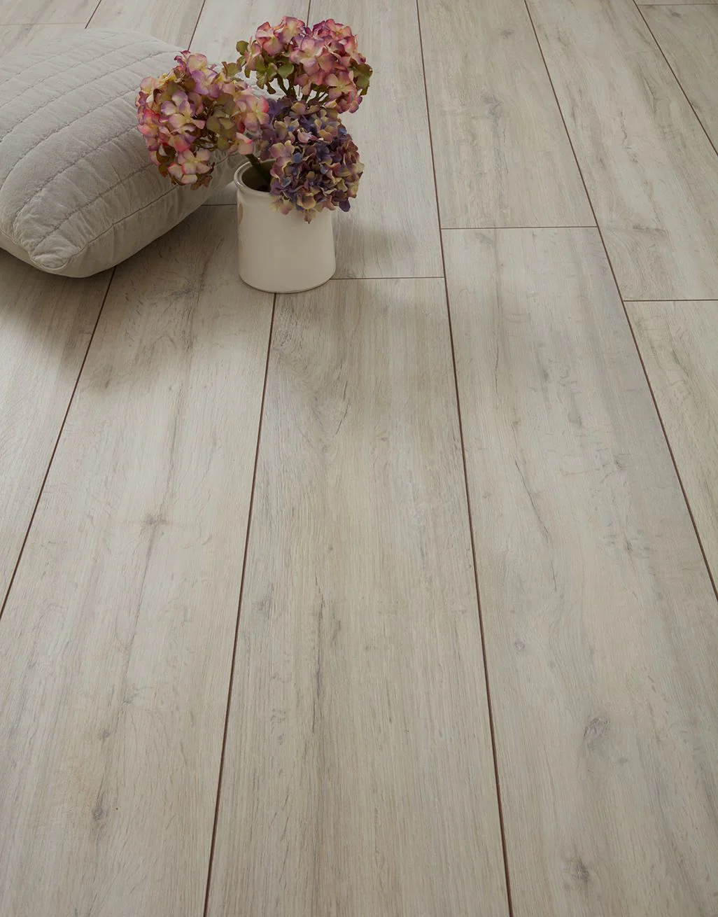 Ullswater 12mm Laminate Flooring - Classic Grey-SAMPLE - Image 2