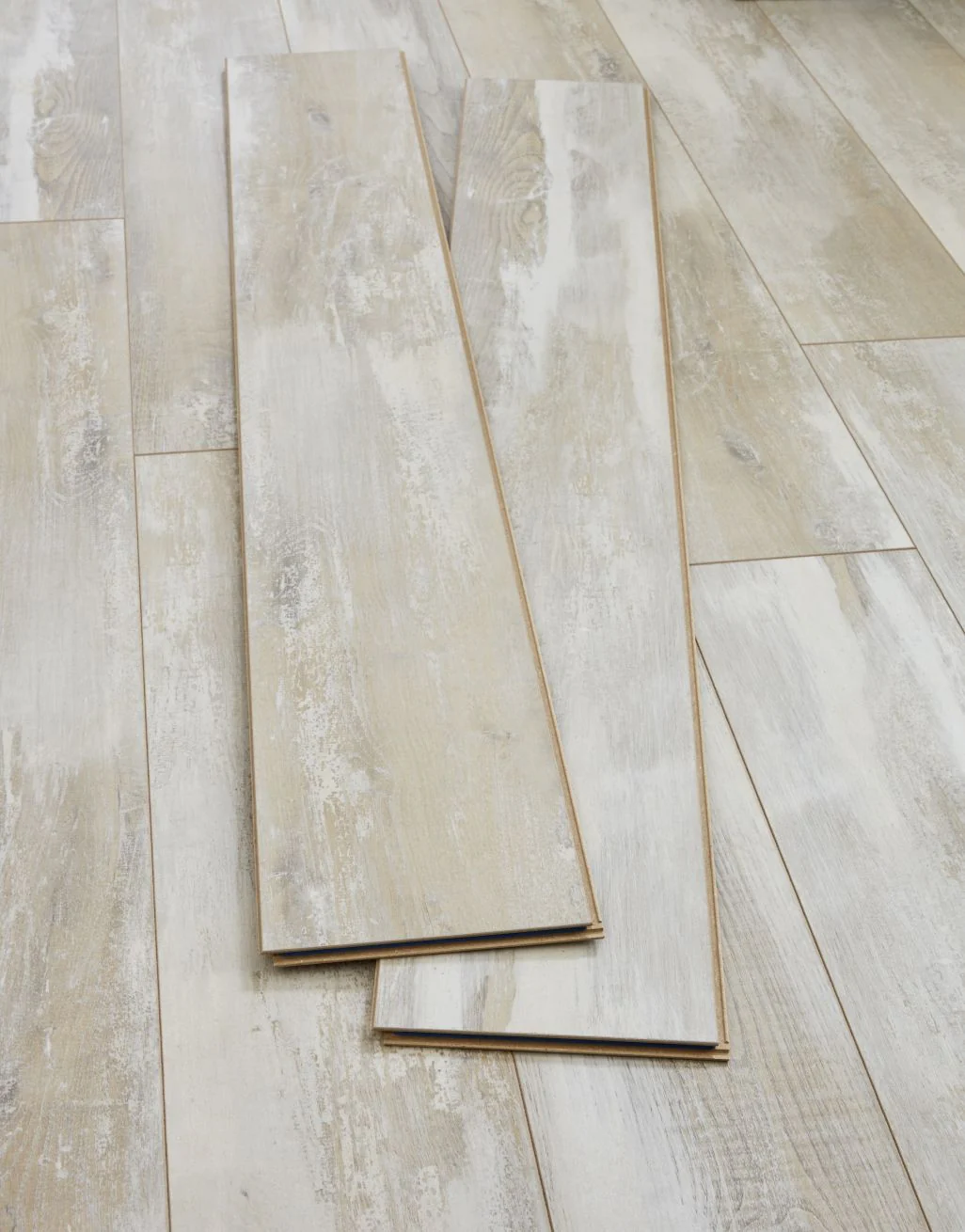 Verona 8mm Laminate Flooring - Beach Hut Oak - Image 3